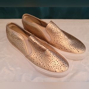 Bucco Capensis Womens Slip on Loafers, Gold, Die-cut,  NWOT Size 7.5